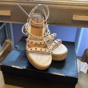 Torrid Studded White Espadrilles sz 8W